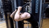 Extension des triceps horizontale à la corde