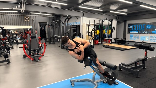 Incline Side Crunch