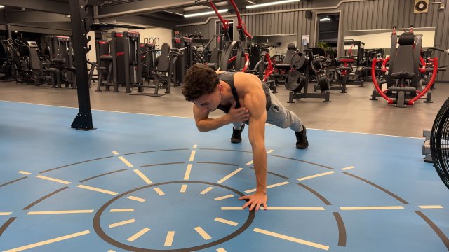 Plank Shoulder Tap