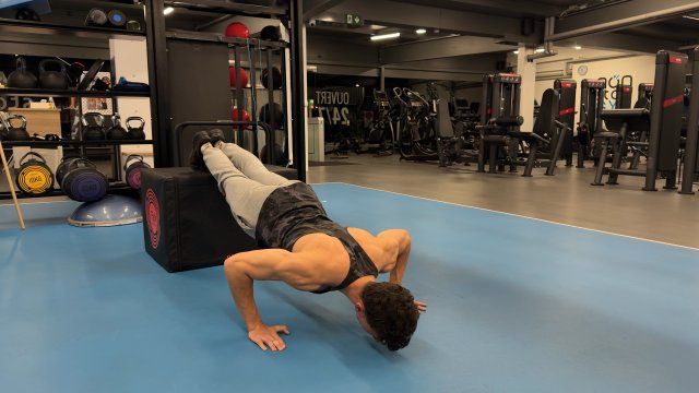 Decline Push-Up