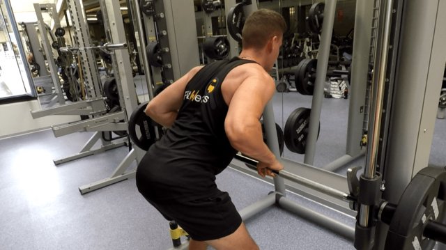 Rowing à la Smith machine