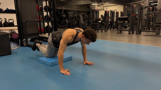 Knee Push-Up