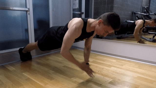Pompe avec claquement