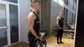 Curl biceps à la barre EZ