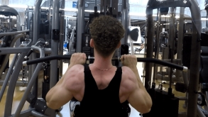Close-grip Lat Pulldown